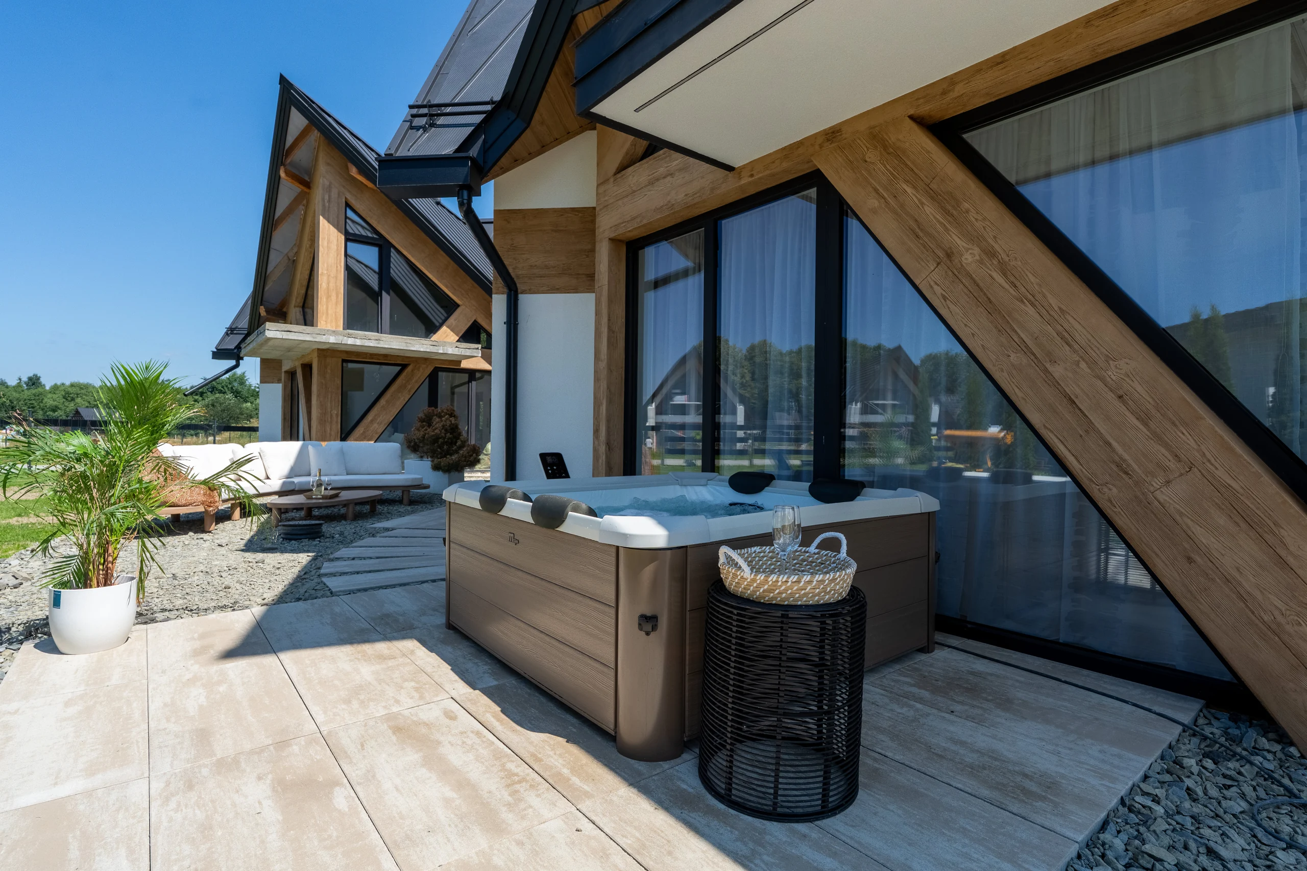 taras-z-prywatnym-jacuzzi-na-podhalu