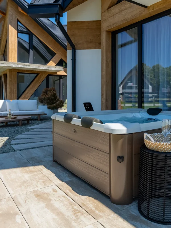 Prywatne jacuzzi przy designerskim apartamencie premium